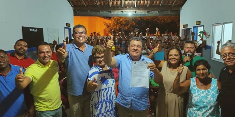 Prefeito Dinho anuncia novas obras de pavimentação em Boa Vista do Tupim | FOTO: Divulgação |