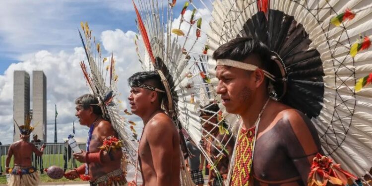 Lideranças indígenas se reúnem em Brasília para protestar contra a lei do Marco Temporal | FOTO: Jose Cruz/Agência Brasil |