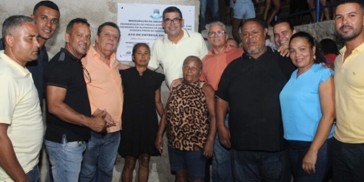 Prefeito Dinho participa do evento de inauguração da encosta na Comunidade de Nova Olinda, em Boa Vista do Tupim | FOTO: Divulgação |