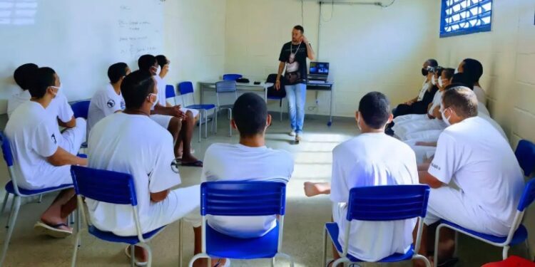 Objetivo é assegurar proteção integral de adolescentes e jovens | FOTO: Divulgação |