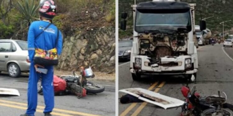 A motocicleta ficou completamente destruída devido ao impacto do acidente | FOTO: Reprodução |