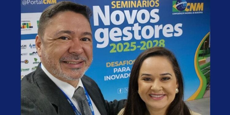 Átila Karaoglan e Fernanda Karaoglan no Seminário Novos Gestores | FOTO: Reprodução/Instagram |