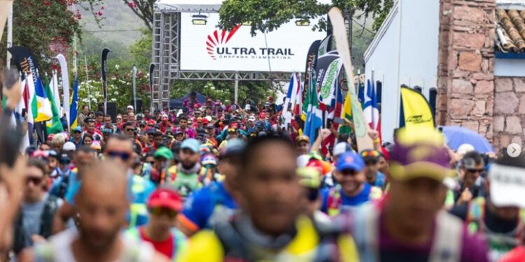 A 9° edição da Ultra Trail Chapada Diamantina foi realizada no último sábado (16), em Mucugê | FOTO: Reprodução |