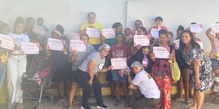 Mulheres atendidas pelo PAIF participaram de uma Oficina de trufas de chocolate em Morro do Chapéu | FOTO: Reprodução |